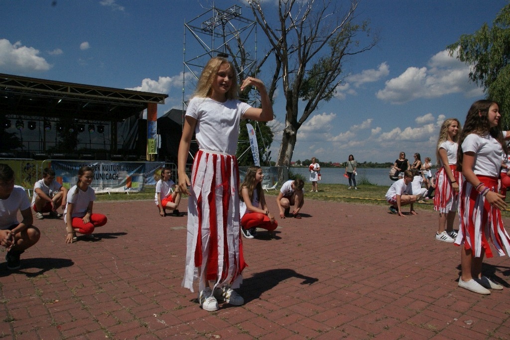 Majówka nad Jeziorem Kunickim przyciągnęła prawdziwe tłumy