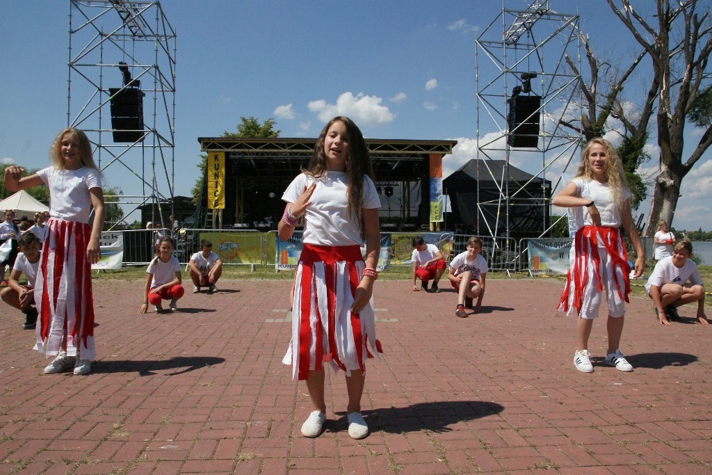 Majówka nad Jeziorem Kunickim przyciągnęła prawdziwe tłumy