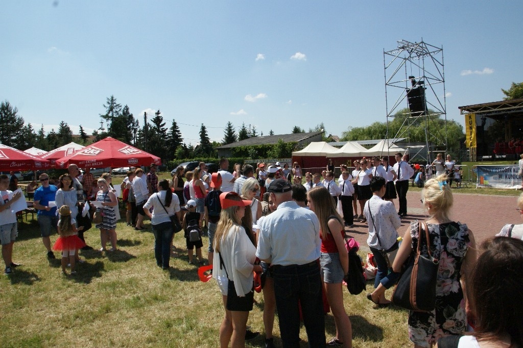 Majówka nad Jeziorem Kunickim przyciągnęła prawdziwe tłumy