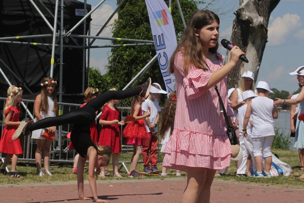 Majówka nad Jeziorem Kunickim przyciągnęła prawdziwe tłumy