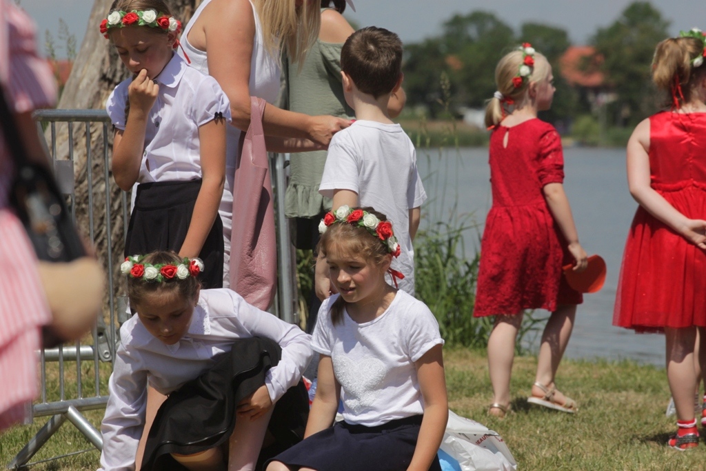 Majówka nad Jeziorem Kunickim przyciągnęła prawdziwe tłumy