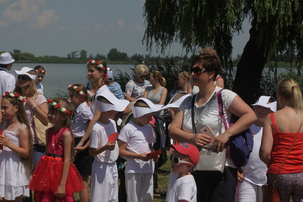 Majówka nad Jeziorem Kunickim przyciągnęła prawdziwe tłumy