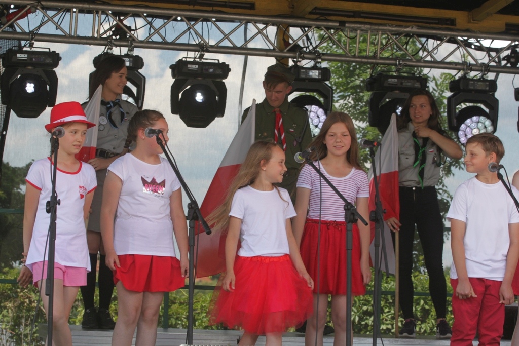 Majówka nad Jeziorem Kunickim przyciągnęła prawdziwe tłumy