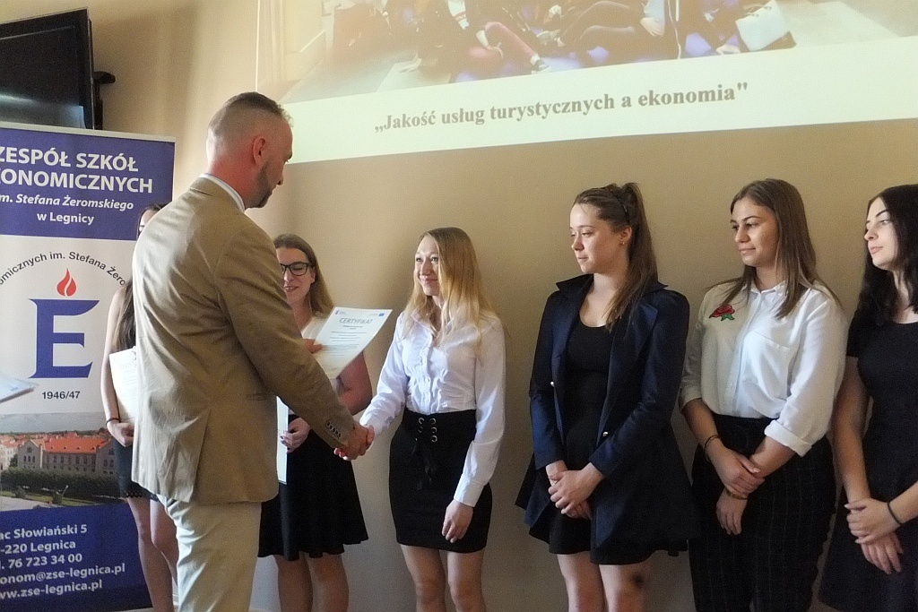 W „Ekonomie” odebrali certyfikaty z odbytego w Lipsku stażu