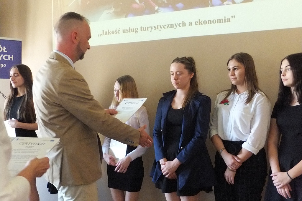 W „Ekonomie” odebrali certyfikaty z odbytego w Lipsku stażu