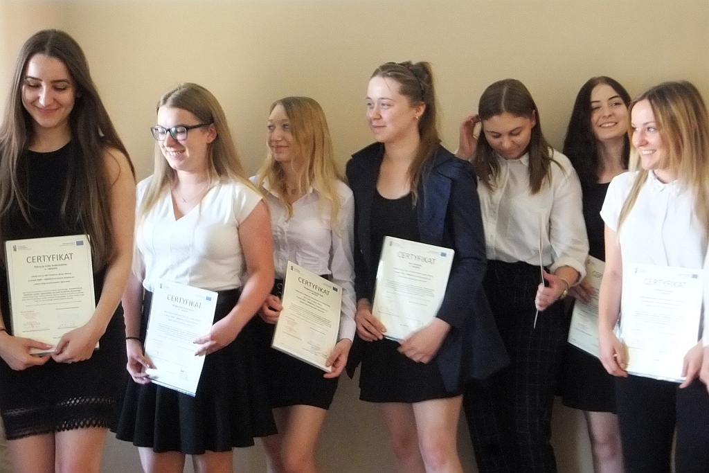 W „Ekonomie” odebrali certyfikaty z odbytego w Lipsku stażu