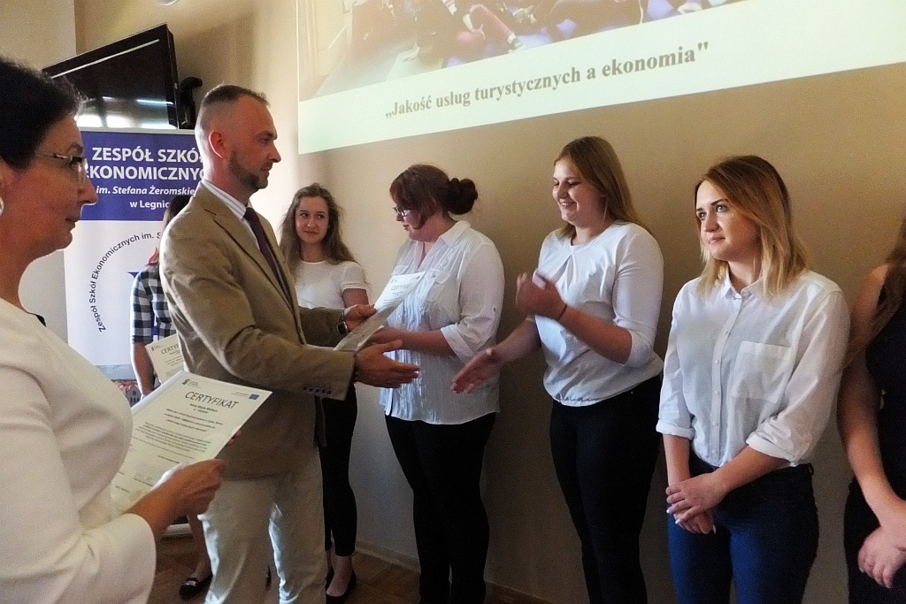 W „Ekonomie” odebrali certyfikaty z odbytego w Lipsku stażu