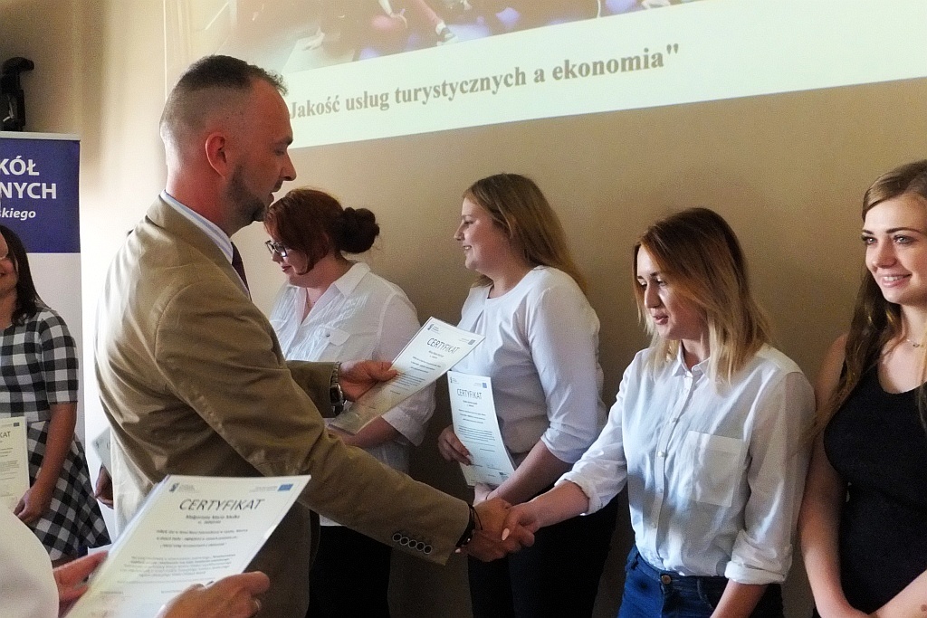 W „Ekonomie” odebrali certyfikaty z odbytego w Lipsku stażu