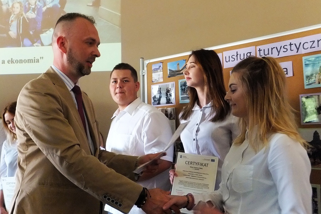 W „Ekonomie” odebrali certyfikaty z odbytego w Lipsku stażu