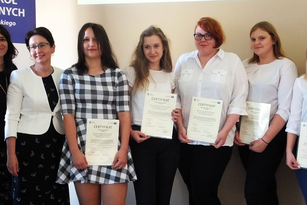 W „Ekonomie” odebrali certyfikaty z odbytego w Lipsku stażu