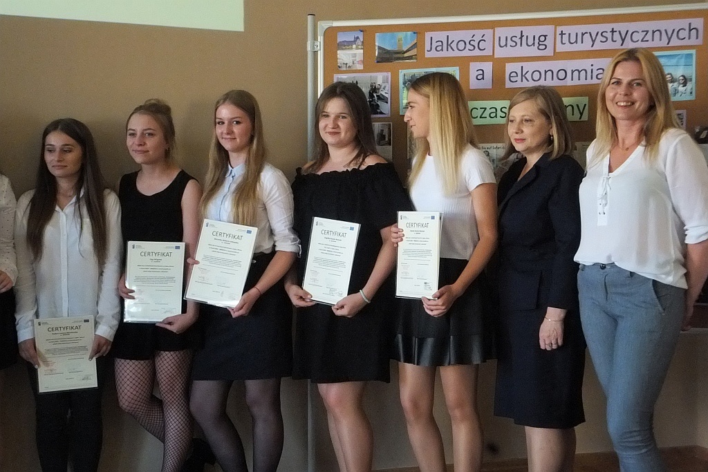 W „Ekonomie” odebrali certyfikaty z odbytego w Lipsku stażu