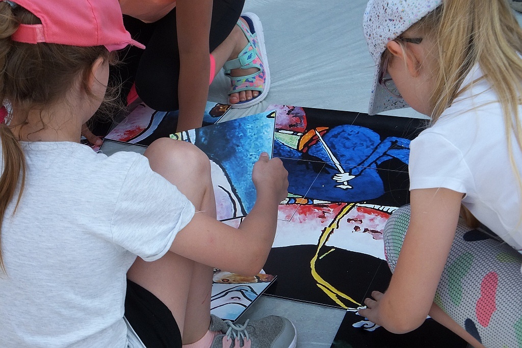 „Artystyczne puzzle” powstawały na legnickim rynku