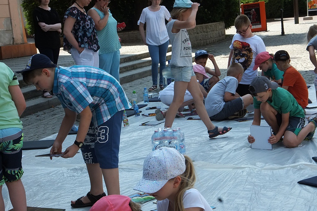 „Artystyczne puzzle” powstawały na legnickim rynku