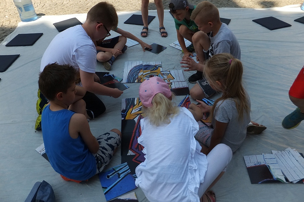 „Artystyczne puzzle” powstawały na legnickim rynku