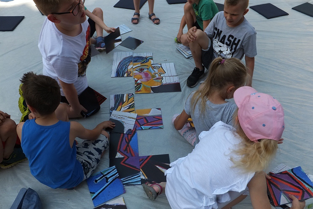 „Artystyczne puzzle” powstawały na legnickim rynku