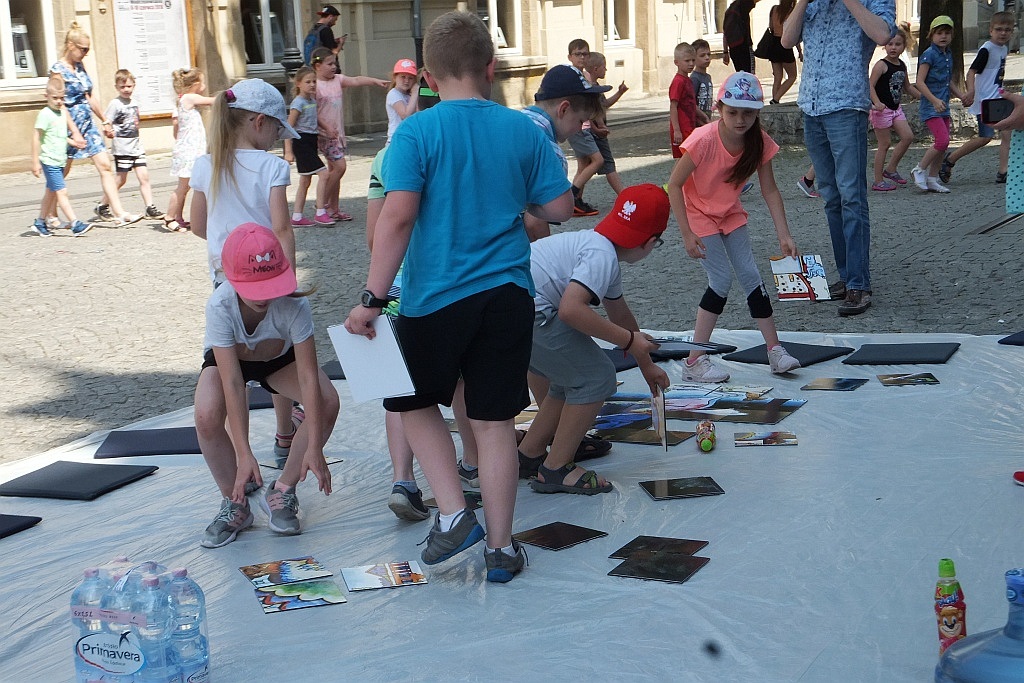 „Artystyczne puzzle” powstawały na legnickim rynku