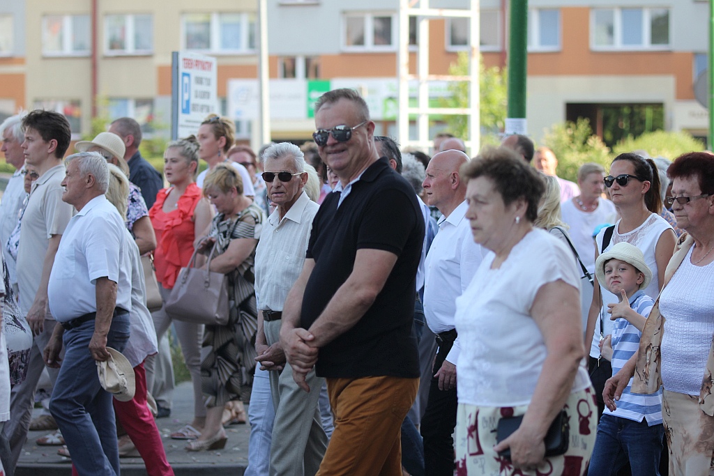 Procesja Bożego Ciała w parafii na osiedlu Kopernika
