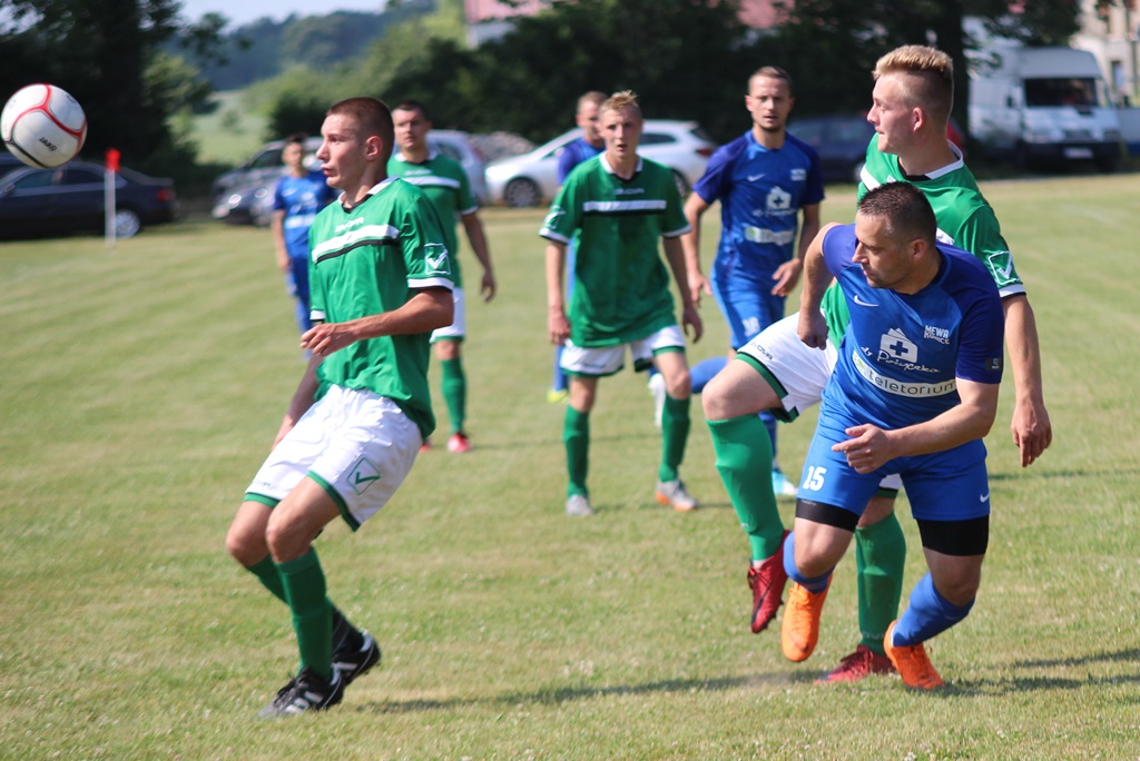 Mewa Kunice pewnie wygrała na wyjeździe z Parkiem Targoszyn