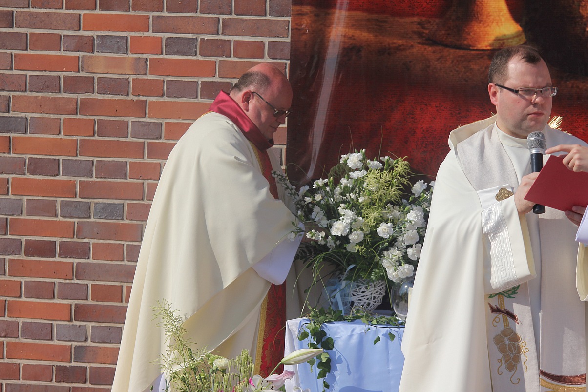 Procesja Bożego Ciała w parafii na osiedlu Kopernika