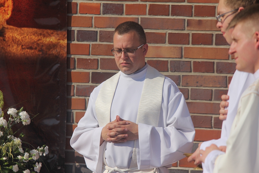 Procesja Bożego Ciała w parafii na osiedlu Kopernika