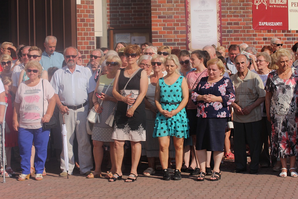 Procesja Bożego Ciała w parafii na osiedlu Kopernika