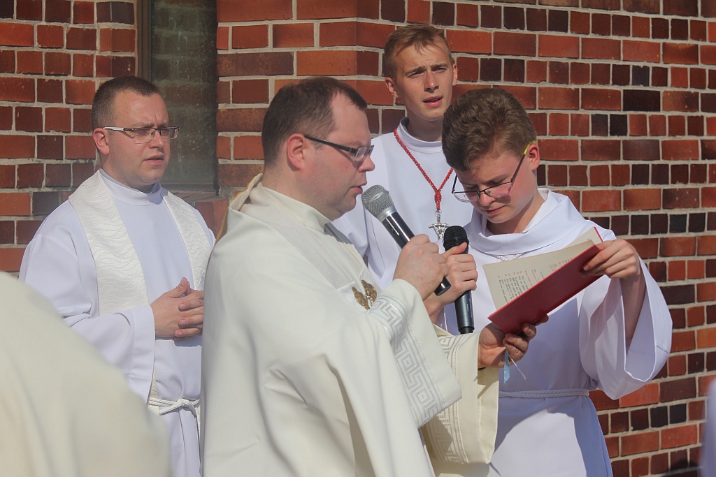 Procesja Bożego Ciała w parafii na osiedlu Kopernika