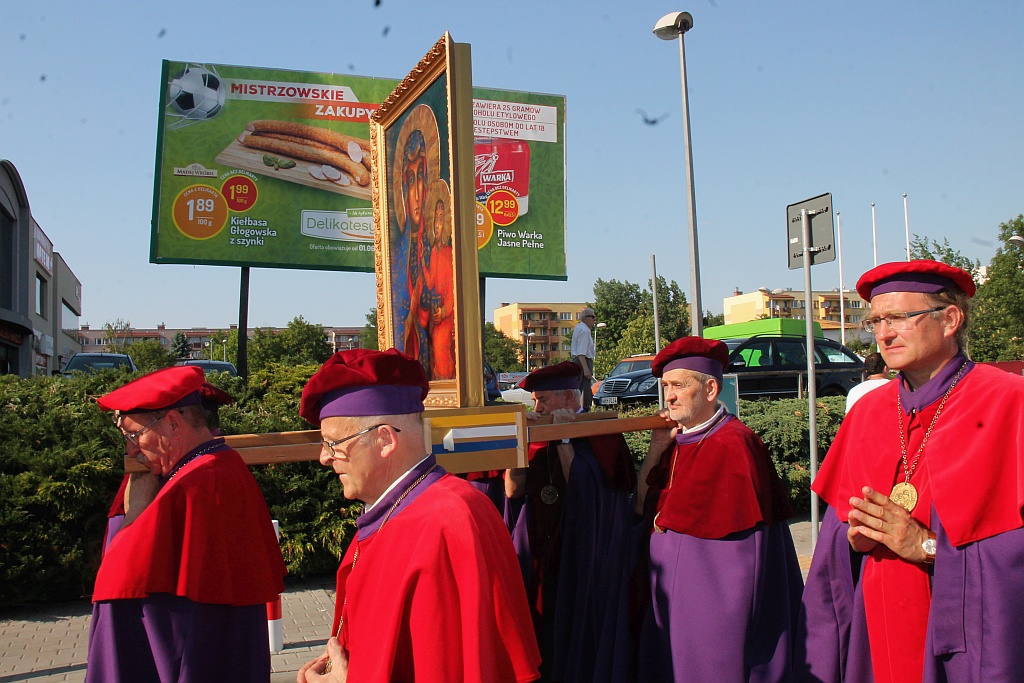 Procesja Bożego Ciała w parafii na osiedlu Kopernika