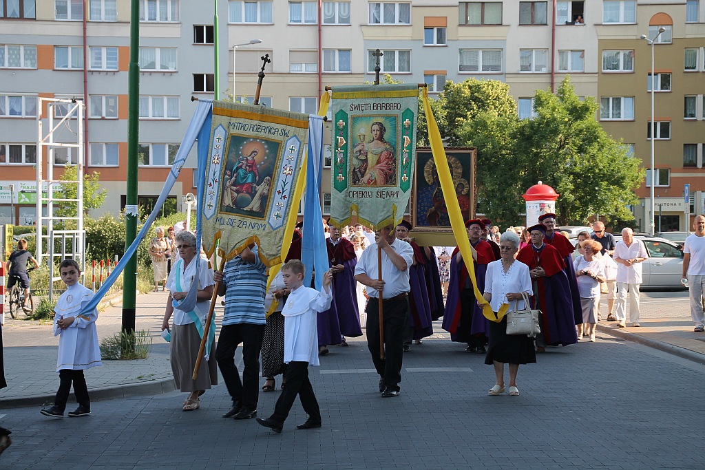 Procesja Bożego Ciała w parafii na osiedlu Kopernika