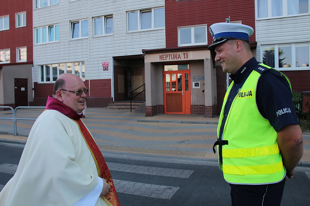 Procesja Bożego Ciała w parafii na osiedlu Kopernika