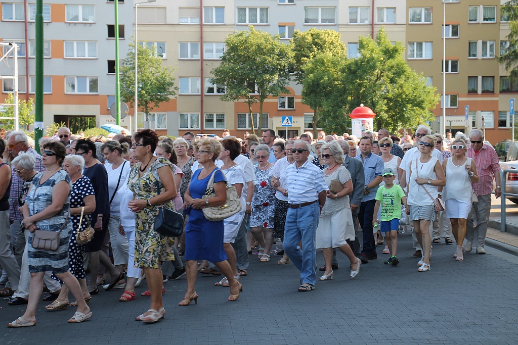 Procesja Bożego Ciała w parafii na osiedlu Kopernika
