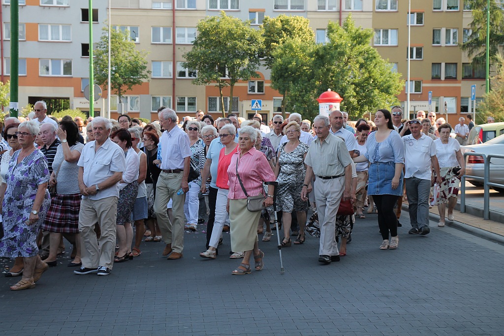 Procesja Bożego Ciała w parafii na osiedlu Kopernika