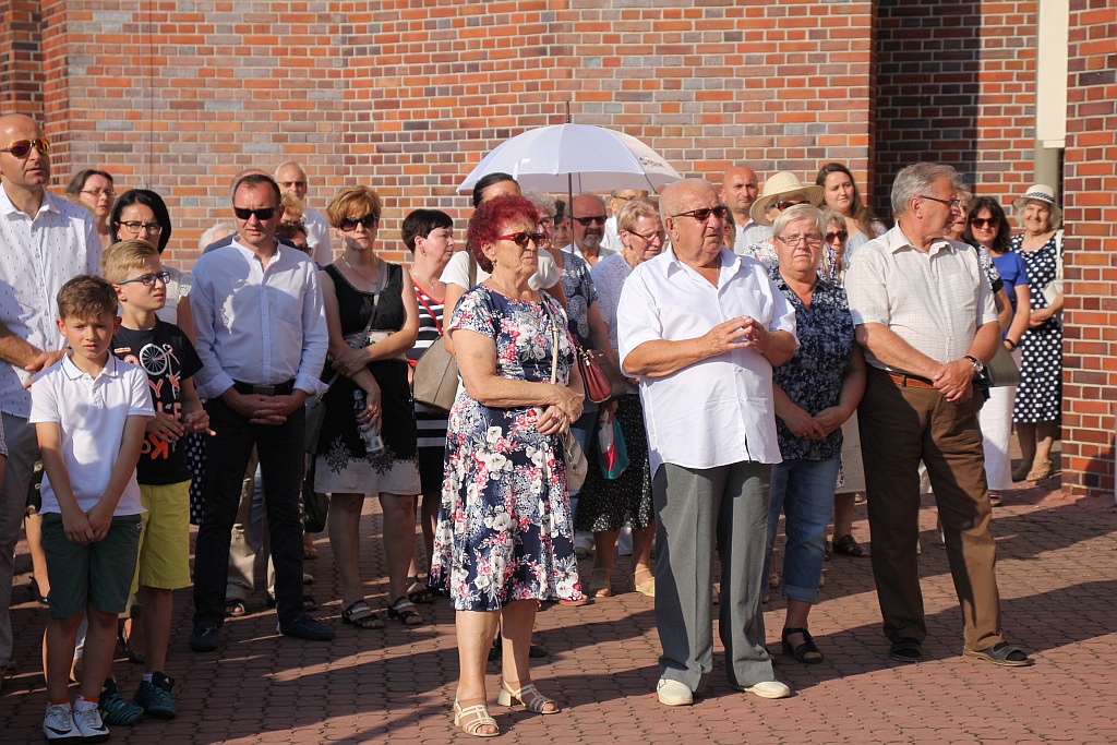 Procesja Bożego Ciała w parafii na osiedlu Kopernika