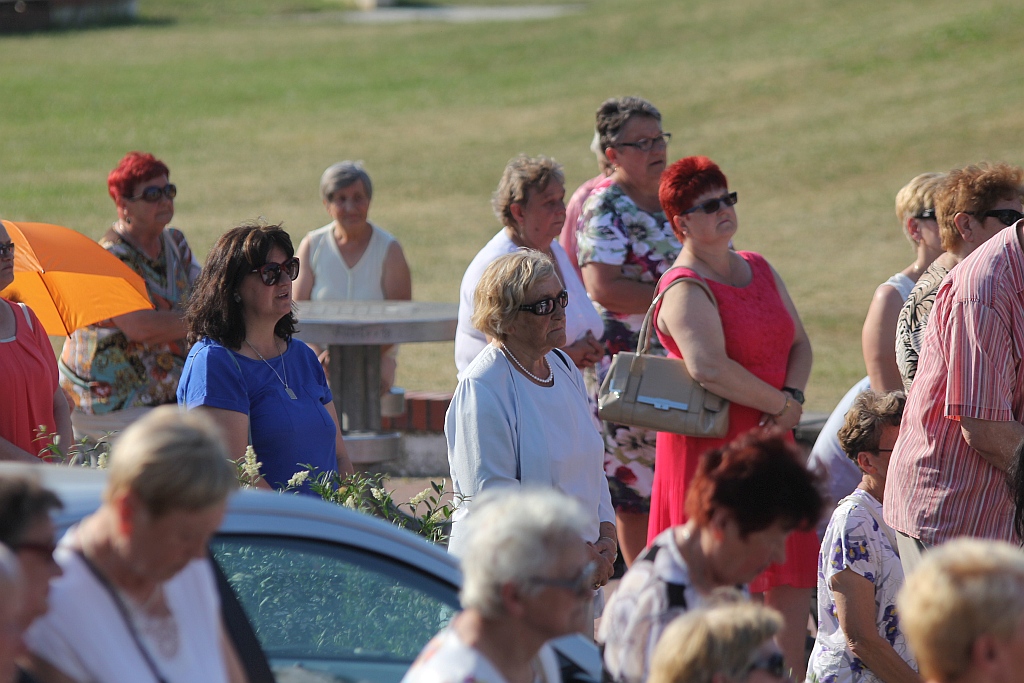 Procesja Bożego Ciała w parafii na osiedlu Kopernika