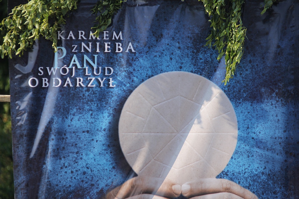 Procesja Bożego Ciała w parafii na osiedlu Kopernika