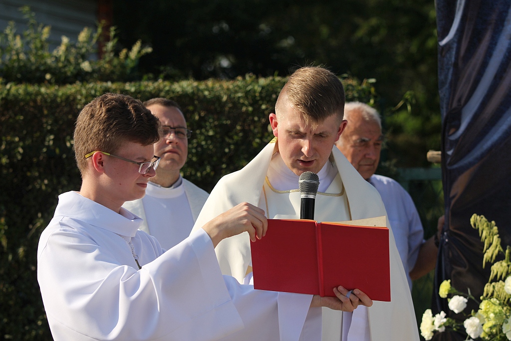 Procesja Bożego Ciała w parafii na osiedlu Kopernika