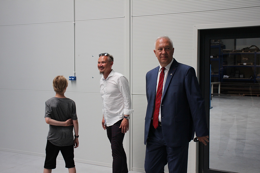 Huras przeprowadził się z Legnicy do Nowej Wsi Legnickiej