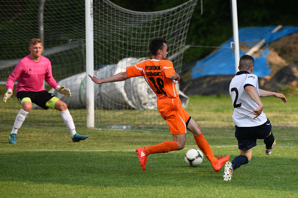 Dziewięć goli przy Grabskiego. Efektowna wygrana Konfeksu