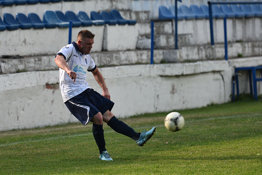 Dziewięć goli przy Grabskiego. Efektowna wygrana Konfeksu