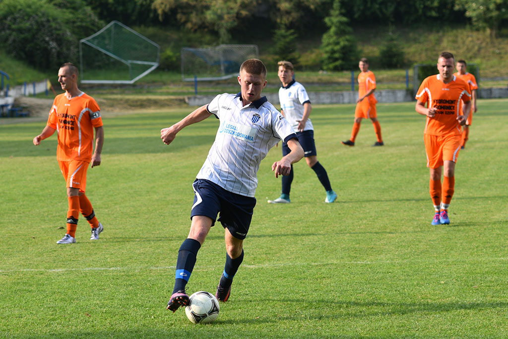 Dziewięć goli przy Grabskiego. Efektowna wygrana Konfeksu