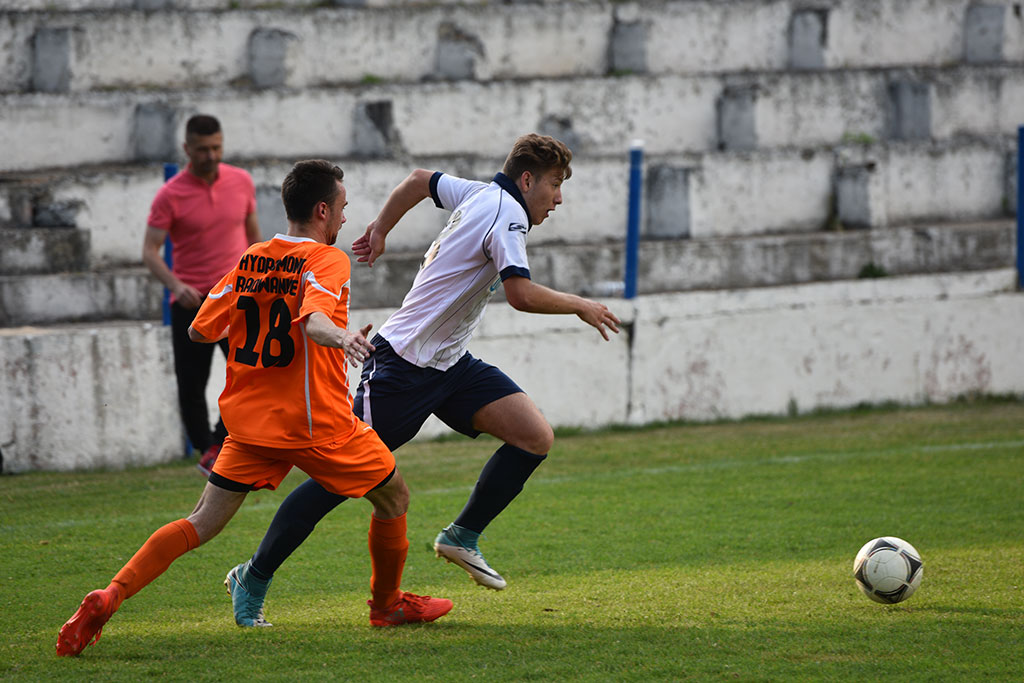 Dziewięć goli przy Grabskiego. Efektowna wygrana Konfeksu