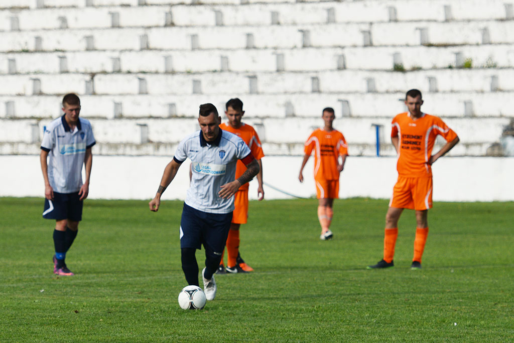 Dziewięć goli przy Grabskiego. Efektowna wygrana Konfeksu