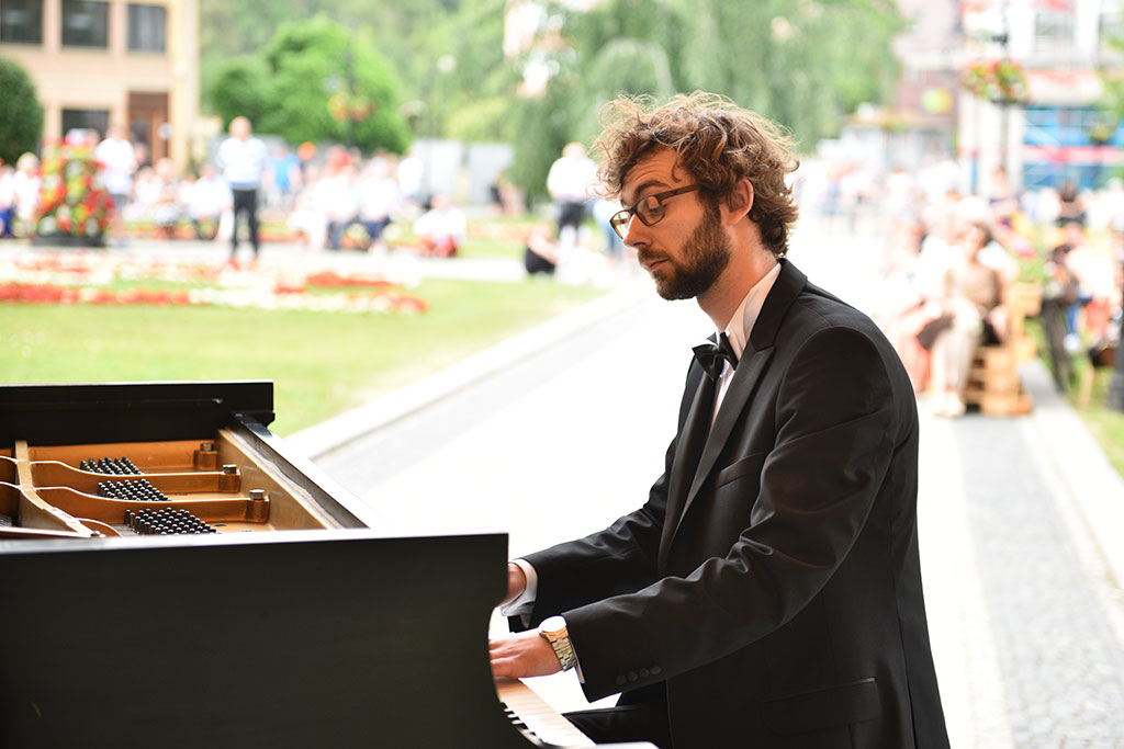 Plenerowy koncert Posłuchajcie Chopina. Wspaniała uczta muzyczna