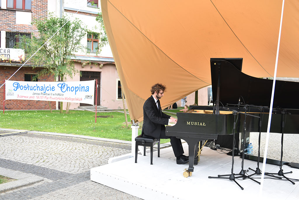 Plenerowy koncert Posłuchajcie Chopina. Wspaniała uczta muzyczna