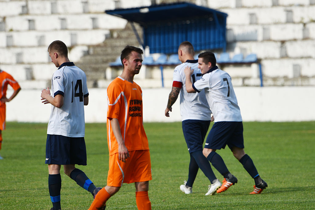 Dziewięć goli przy Grabskiego. Efektowna wygrana Konfeksu