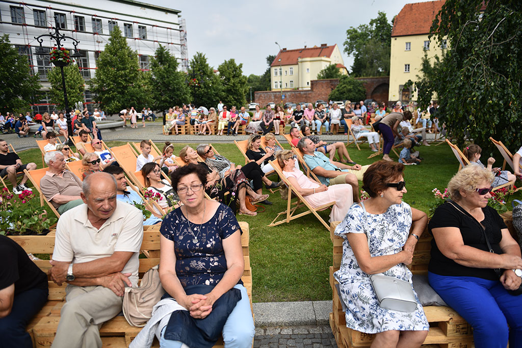 Plenerowy koncert Posłuchajcie Chopina. Wspaniała uczta muzyczna