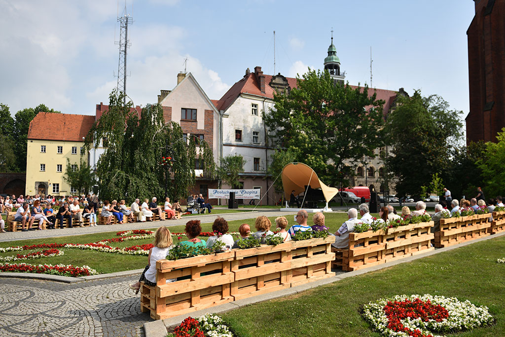 Plenerowy koncert Posłuchajcie Chopina. Wspaniała uczta muzyczna