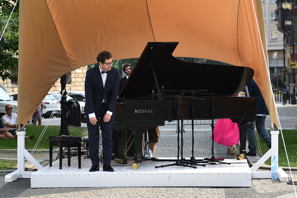 Plenerowy koncert Posłuchajcie Chopina. Wspaniała uczta muzyczna
