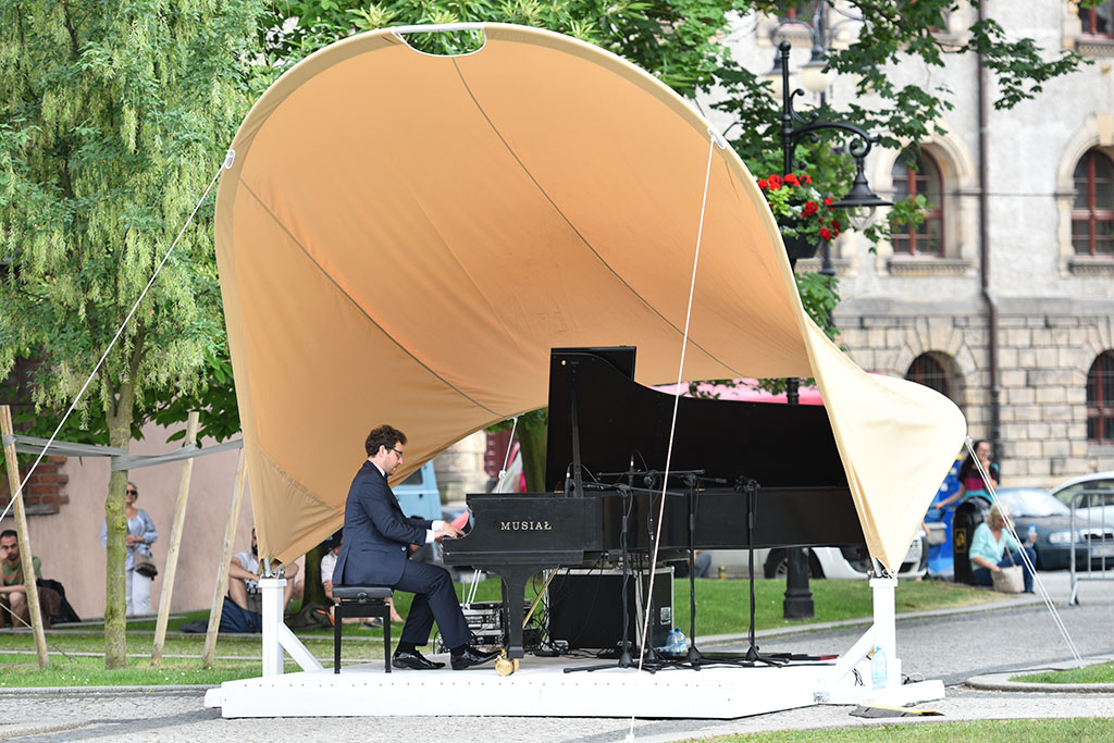 Plenerowy koncert Posłuchajcie Chopina. Wspaniała uczta muzyczna