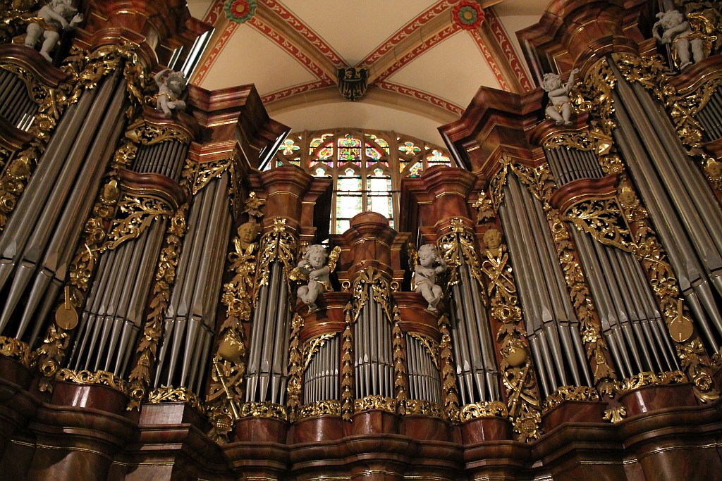 Artysta ze Szwajcarii zainaugorował Wieczory Organowe
