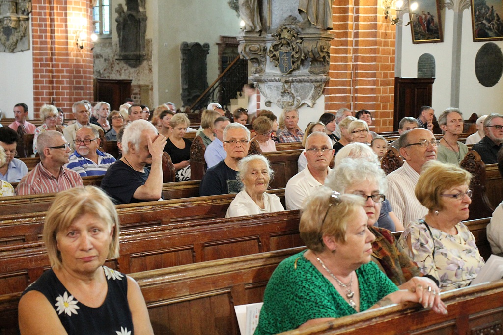 Artysta ze Szwajcarii zainaugorował Wieczory Organowe
